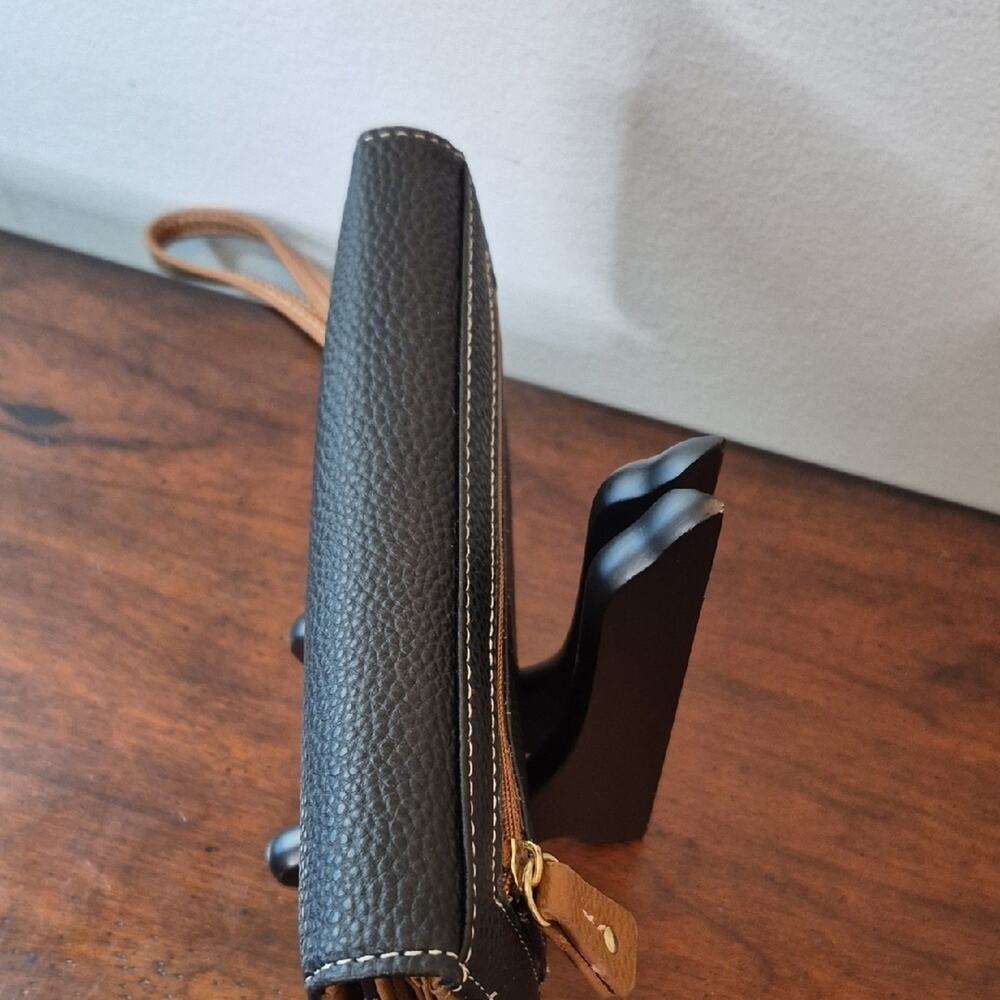 Stone Mountain Accessories Black Pebbled Wristlet Wallet with Tan Strap - Picture 10 of 16
